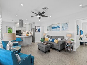 Smart TV, fireplace, stereo