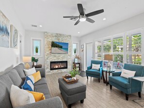 Smart TV, fireplace, stereo