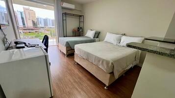 1 slaapkamer, een strijkplank/strijkijzer, wifi, beddengoed