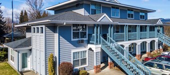 18 Lodge  - DT Hood River, River View, Close to Shopping & Restaurants!