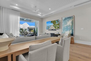 Smart-TV og stereoanlegg