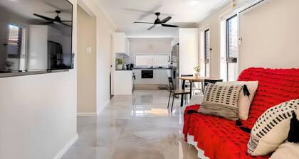 Cheerful 13 Bedrooms with free Parking