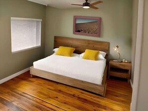 13 habitaciones, escritorio, tabla de planchar con plancha y wifi