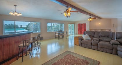 NEW Studio-Near Main/shop/trails/ski/restaurants