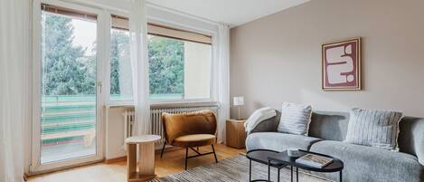 Fernseher, Stereoanlage