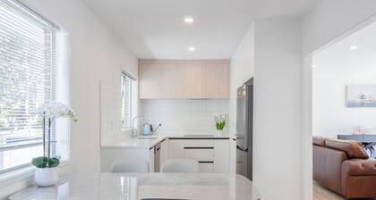 Elegant 2-Bedroom Oasis in Royal Oak