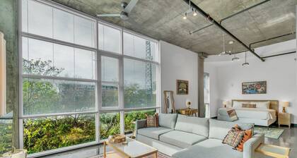 Trendy Gulch Studio Near Nashville Hotspots