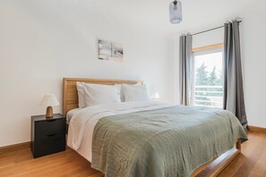 3 Schlafzimmer, Bügeleisen/Bügelbrett, WLAN, Bettwäsche