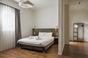 1 bedroom, desk, WiFi, bed sheets - Richter Residence - Apartment 8 (Brașov)