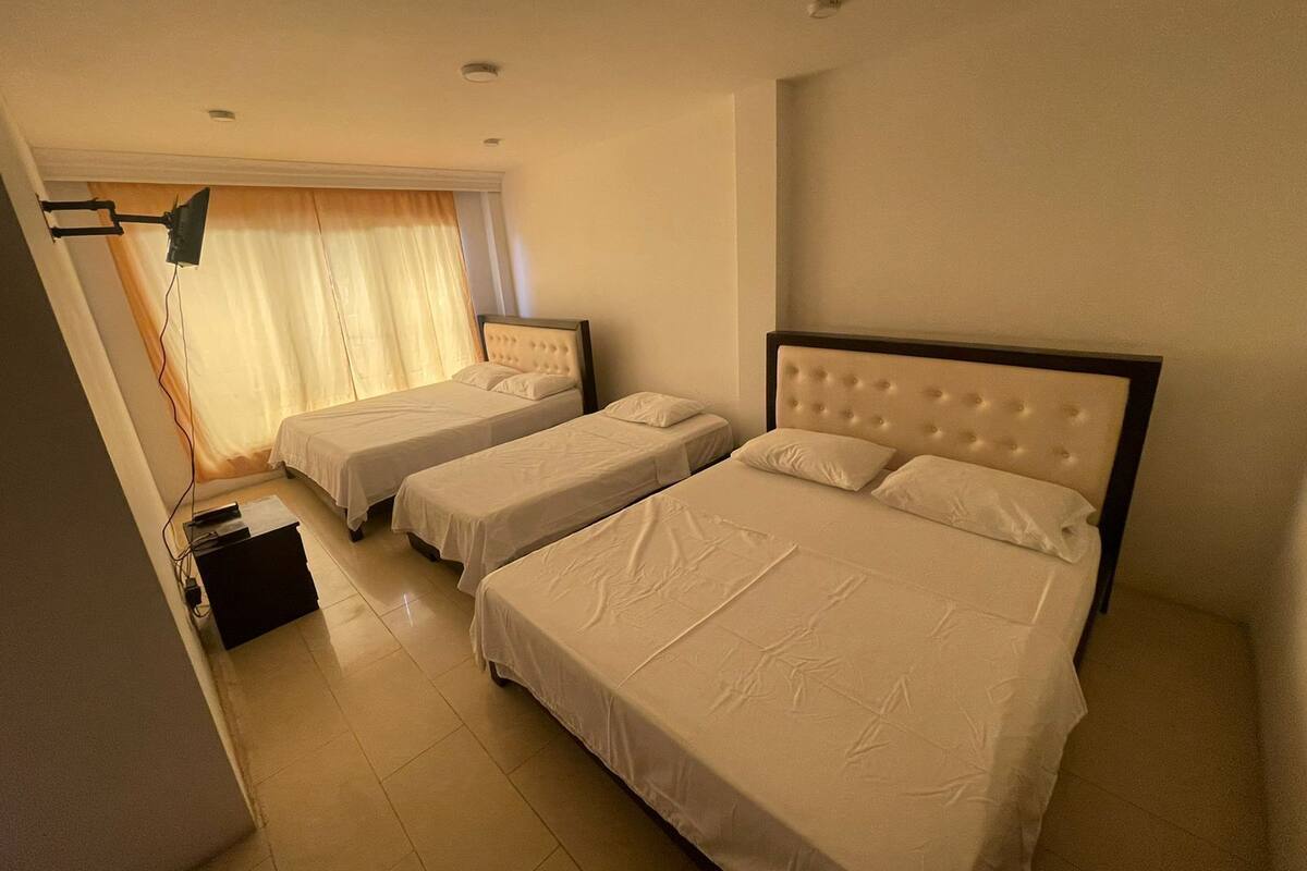 Comfort Quadruple Room | Desk, WiFi (free)