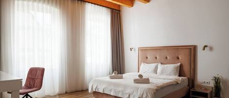 1 habitación, tabla de planchar con plancha, wifi y ropa de cama