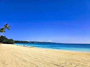 Privatstrand, weißer Sandstrand, kostenloser Shuttle zum Strand