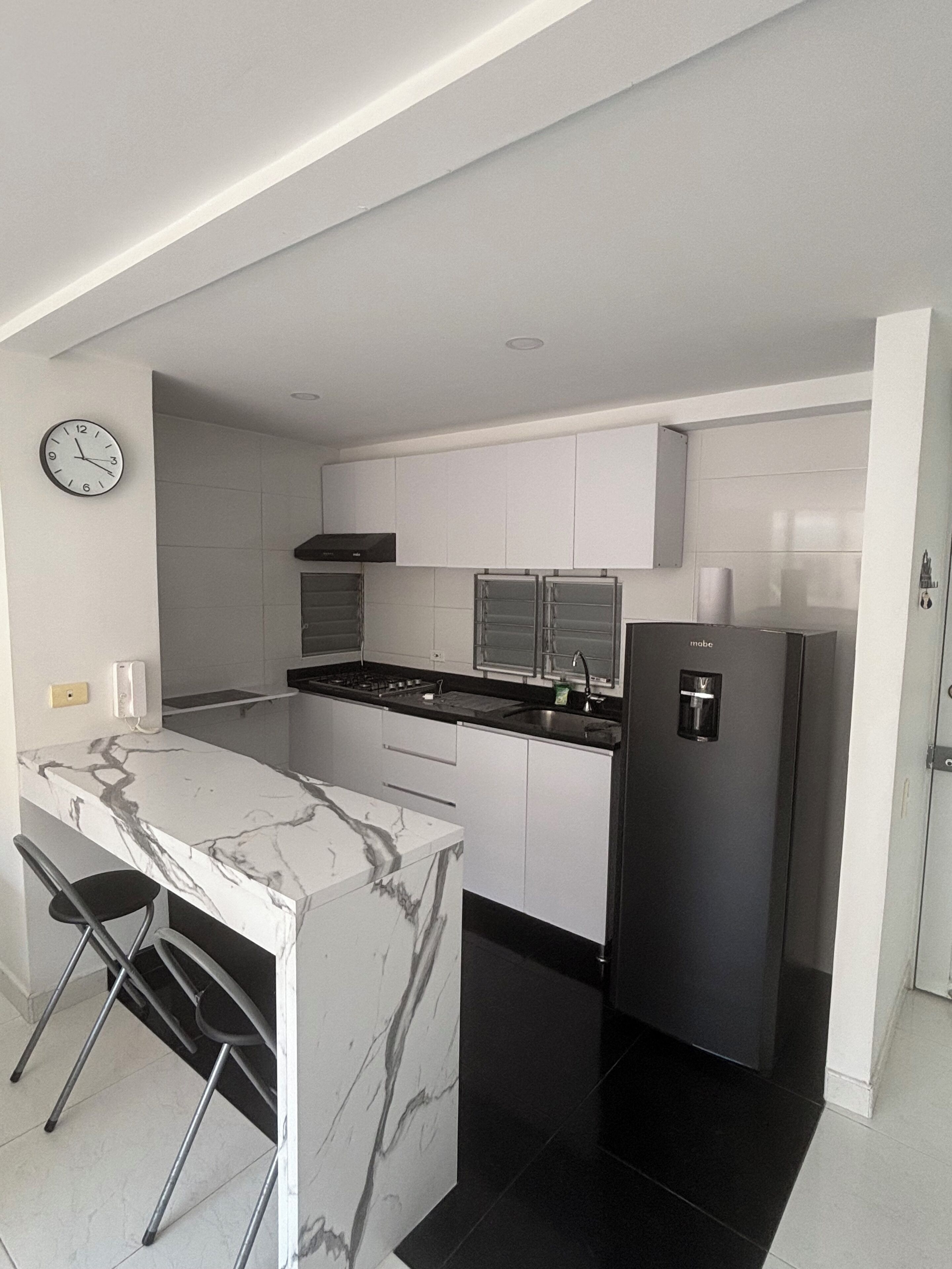 Forn, rentaplats, cafetera i tetera i liquadora 