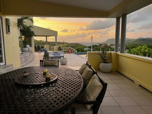 Villa, 4 Bedrooms | Outdoor dining
