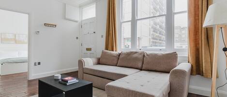 Fernseher, Stereoanlage