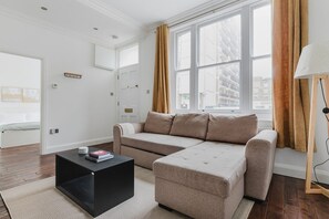 Télévision, chaîne hi-fi