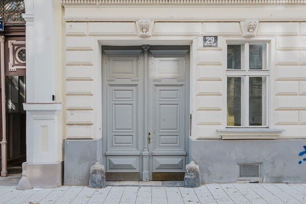 Exterior detail - Blueground | Mariahilf, fully furnished & ready (Vienna)