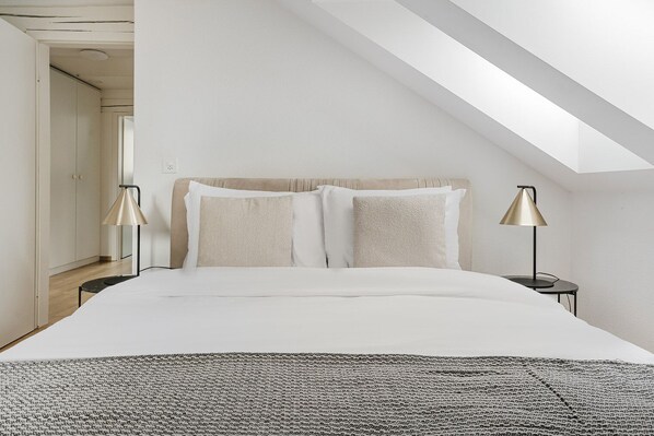 3 bedrooms, iron/ironing board, WiFi, bed sheets - Blueground | Oberstrass, rooftop, kitchen (Zurich)