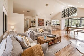 TV, fireplace, stereo - Peppermint Retreat - perfect rural getaway (Quindalup)