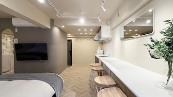 Estudio Prestigio | Decoración personalizada, escritorio y tabla de planchar con plancha