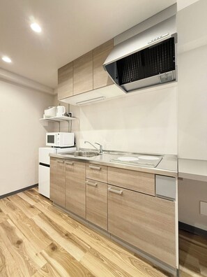 Comfort Studio, 2 Double Beds, Non Smoking, Kitchenette | Individually decorated, desk, iron/ironing board, free WiFi