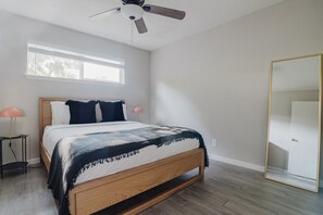 2 habitaciones, tabla de planchar con plancha, wifi y ropa de cama