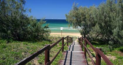 Beach Haven Warana - Pet Friendly Stay