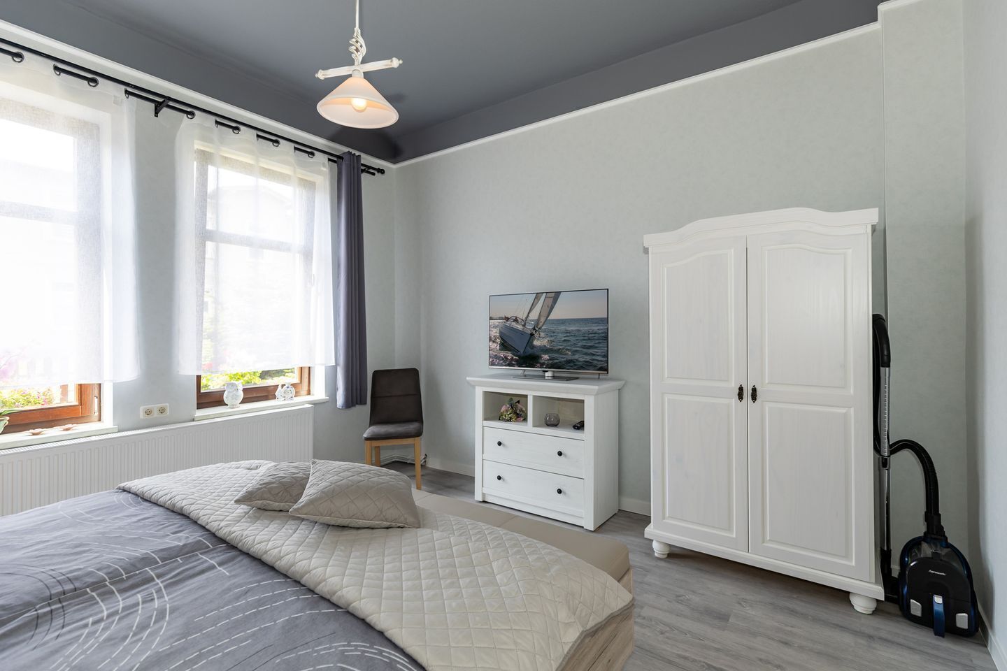 2 عدّة غرف نوم وواي فاي وملاءات أسرّة