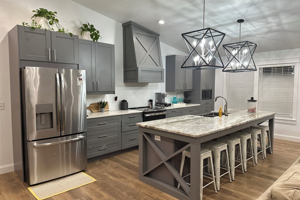 Geladeira, micro-ondas, fogão, cooktop