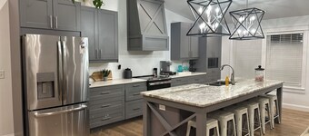 Lake of Egypt Hill Top Retreat - Sleeps 8