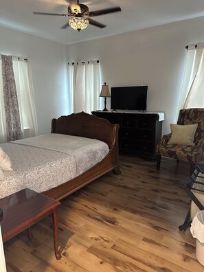 3 chambres, fer et planche à repasser, lit parapluie, Wi-Fi gratuit