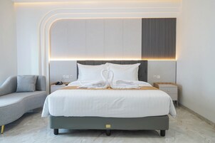 Executive Room | Desk, free WiFi