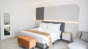 Junior Room | Desk, free WiFi