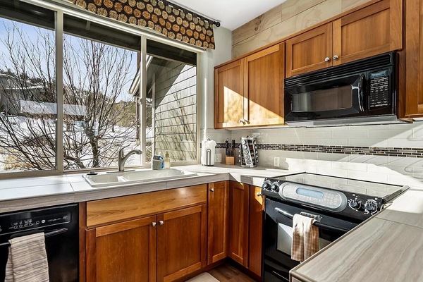 Frigorífic, microones, forn i placa de cuina