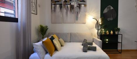1 bedroom, iron/ironing board, internet, bed sheets