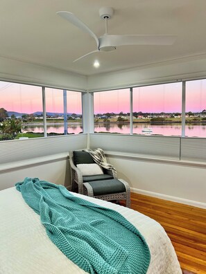 4 bedrooms, desk, iron/ironing board, free WiFi