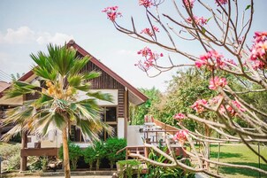 Quadruple Room with Terrace | Desk, free WiFi, bed sheets