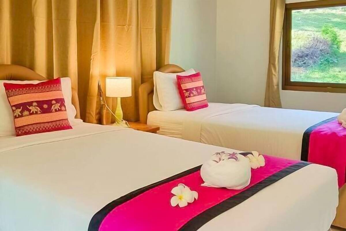 5 quartos, escrivaninha, Wi-Fi de cortesia, roupa de cama