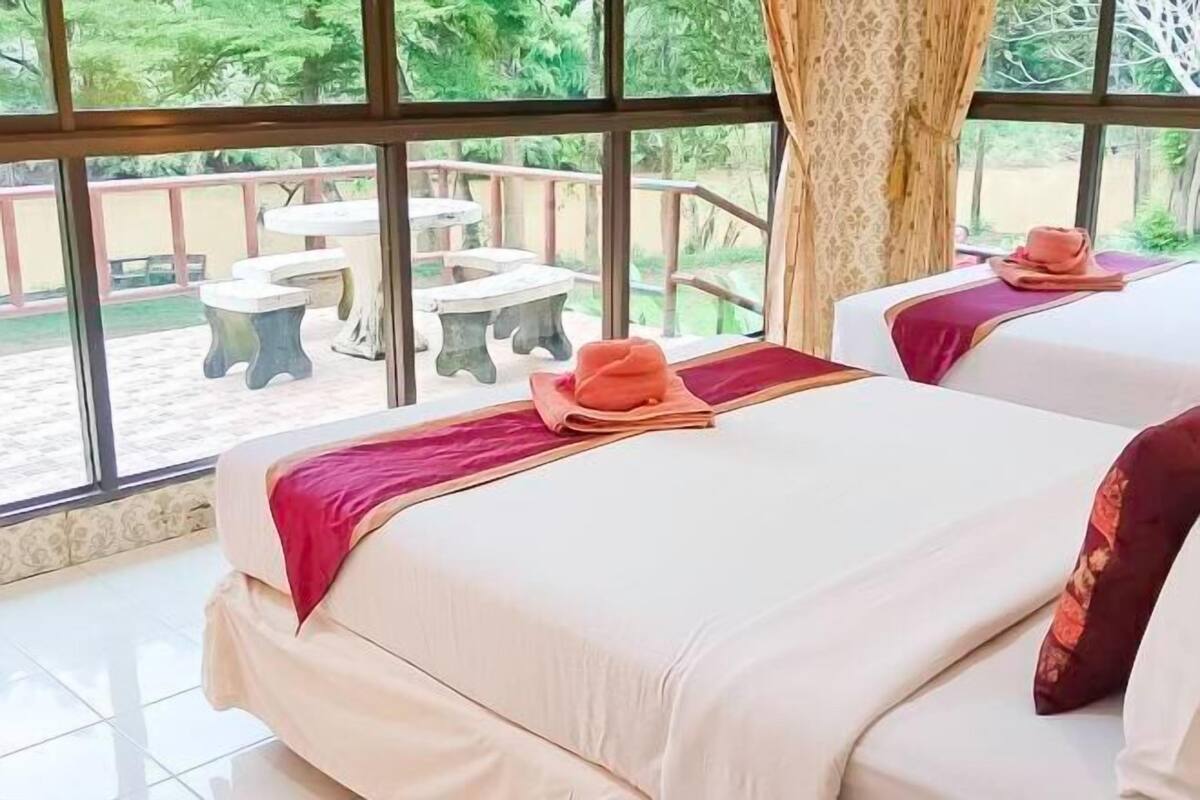 5 quartos, escrivaninha, Wi-Fi de cortesia, roupa de cama