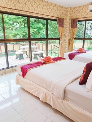 Quadruple Room with Terrace | Desk, free WiFi, bed sheets - Saitharn Iyara Resort (Sai Yok)