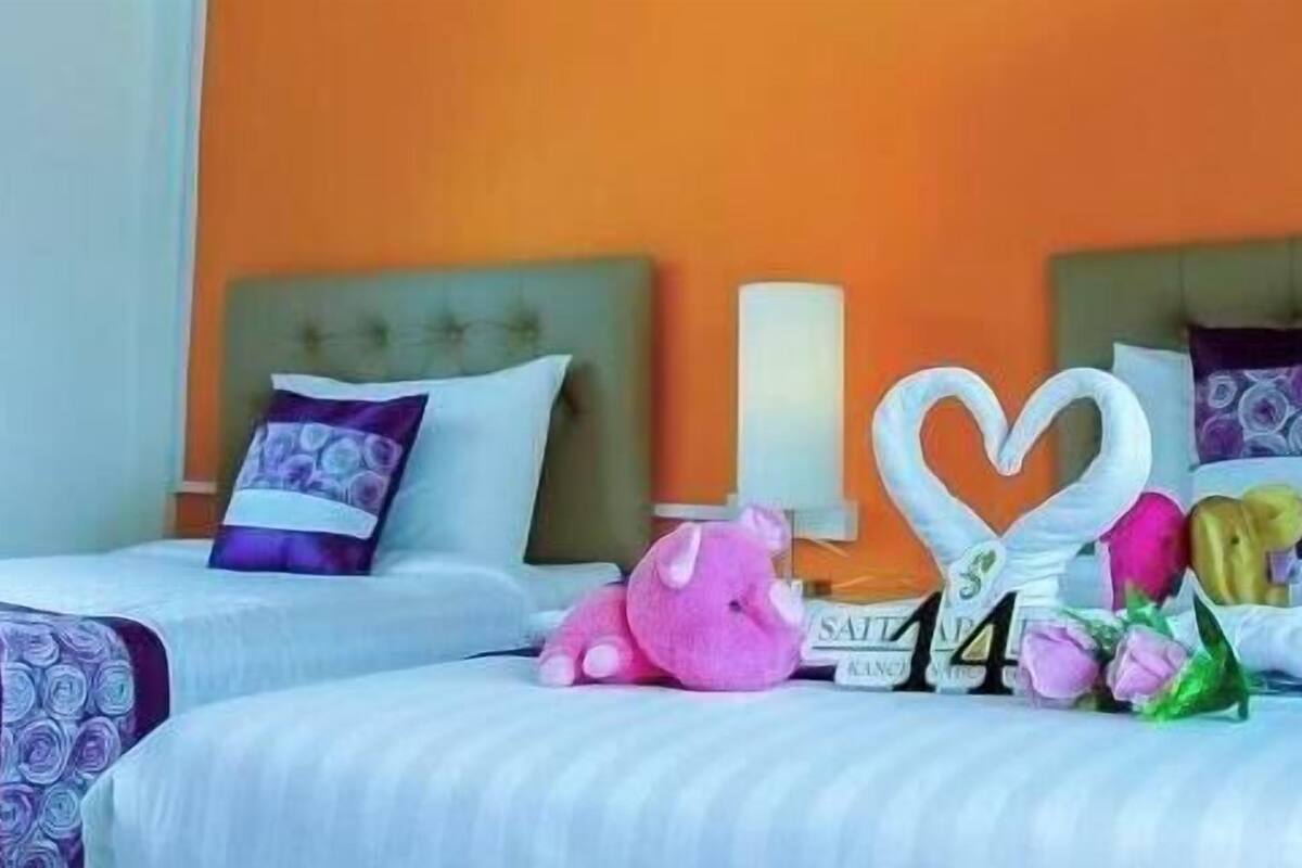 5 quartos, escrivaninha, Wi-Fi de cortesia, roupa de cama