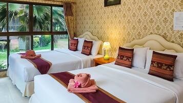 Quadruple Room with Terrace | 5 bedrooms, desk, free WiFi, bed sheets