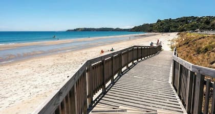 Sur la Mer Onetangi - Our Island