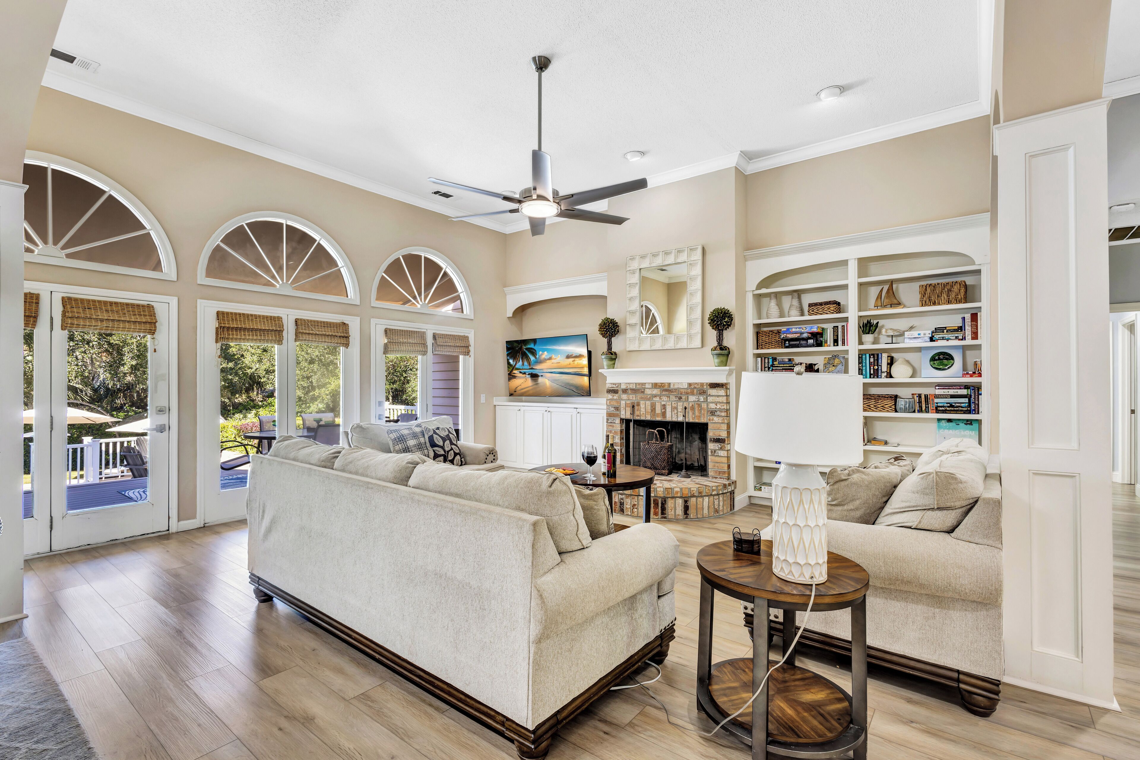 Smart TV, fireplace, video games, ping pong