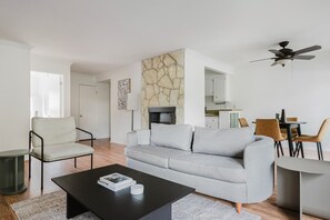 Fernseher, Stereoanlage