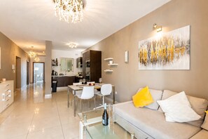 TV - Modern and comfortable apart Savoy Garden, Gzira, Malta (Gzira)