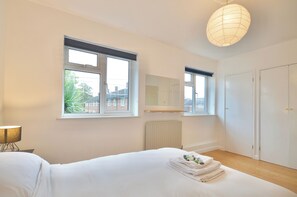 4 chambres, fer et planche à repasser, Wi-Fi, draps fournis