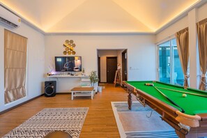 32-inch flat-screen TV with cable channels - Pandara pool villa cha-am (Cha-am)