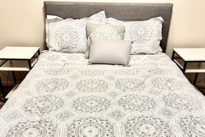 3 bedrooms, iron/ironing board, free WiFi, bed sheets