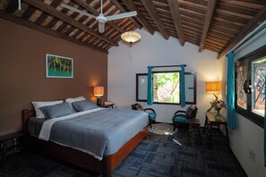 Deluxe Room, Balcony, Courtyard View | Desk, laptop workspace, free WiFi - Aloha Hoi An Homestay (Da Nang)